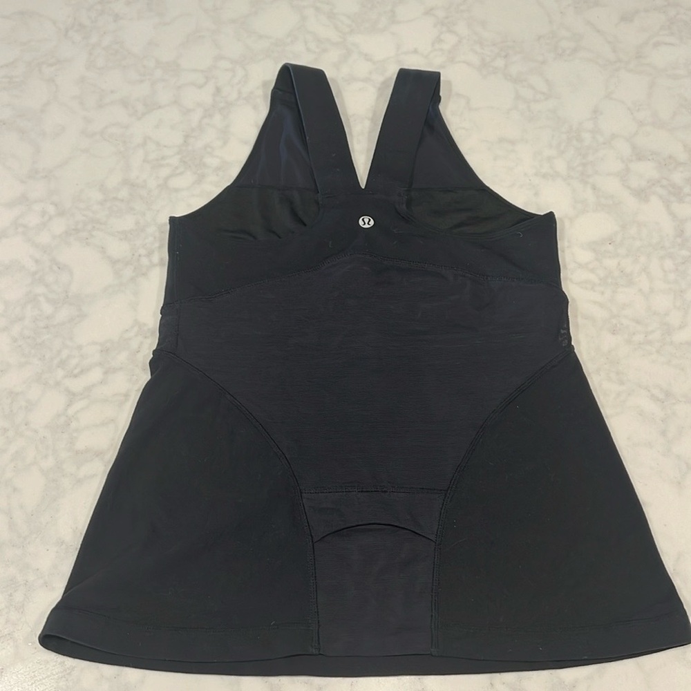 Lululemon built in bra workout tank top size 8
